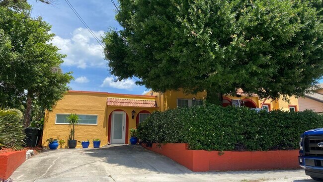 Foto del edificio - 726 N Peninsula Dr