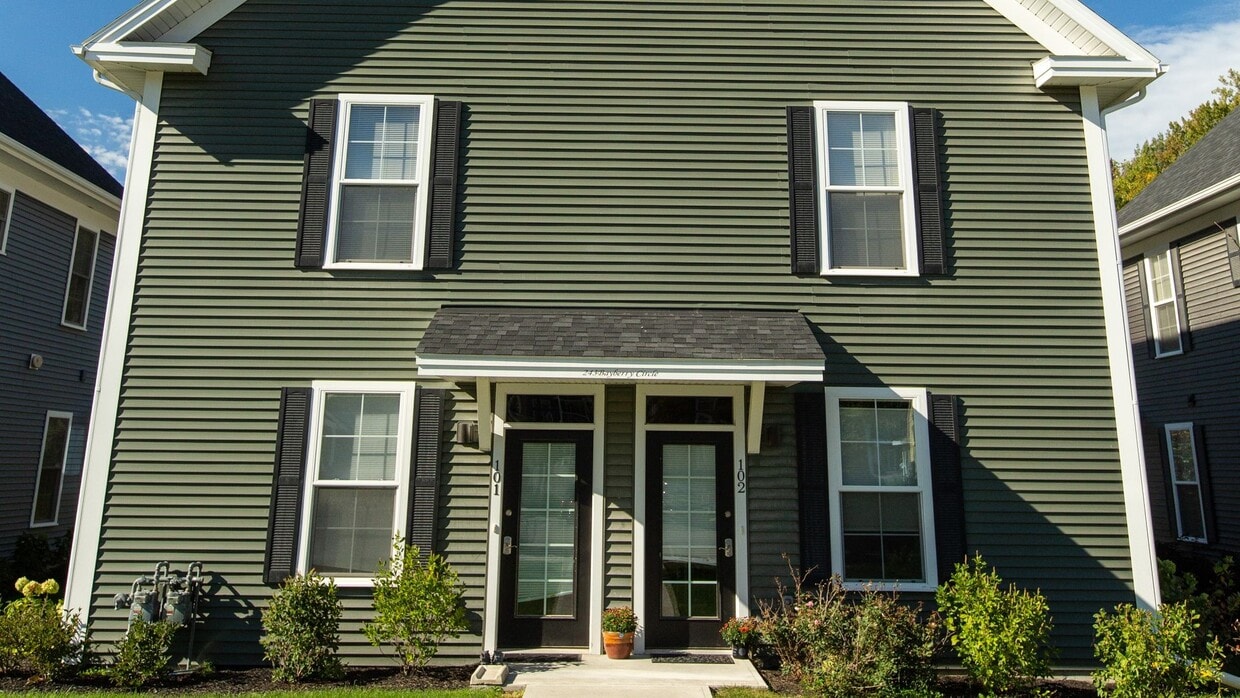Primary Photo - 243 Bayberry Cir