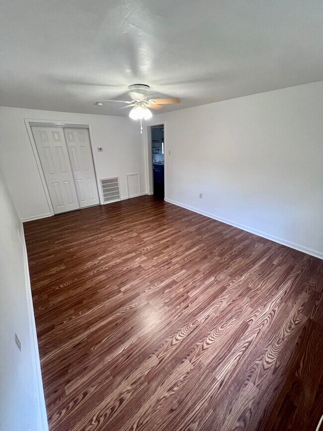 Sala de estar - 2612 Louisiana Ave
