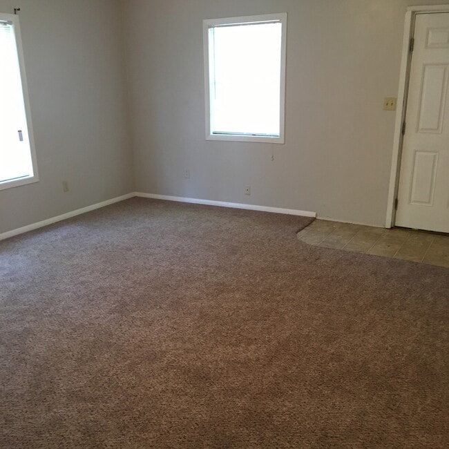 Foto del edificio - **  CLOSE TO THE U OF A **