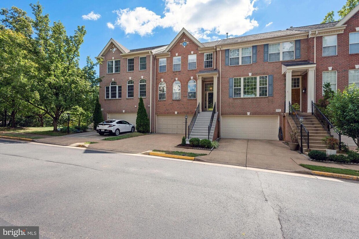 20650 Muddy Harbor Square, Sterling, VA 20165 Townhome Rentals in Sterling VA