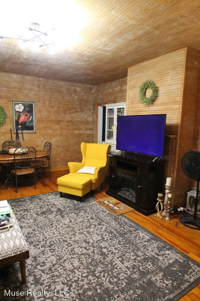 Building Photo - 2 br, 1 bath House - 120 Wilson St