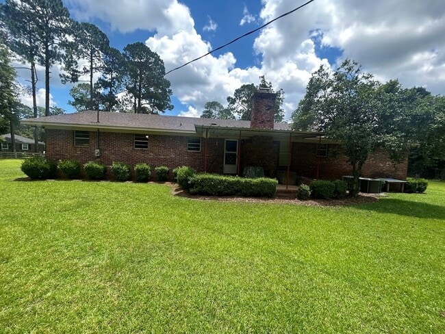 Foto del edificio - 150 Stilwell Cir