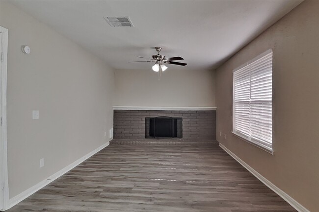 Foto del edificio - 3414 Green Fields Dr