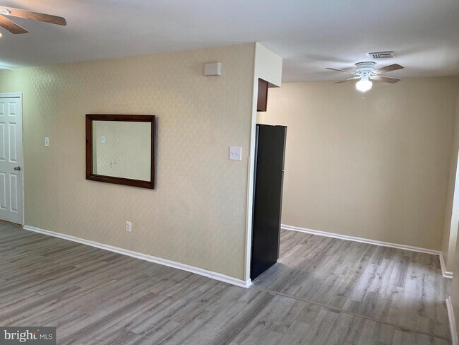 Building Photo - 48 Reliance Ct