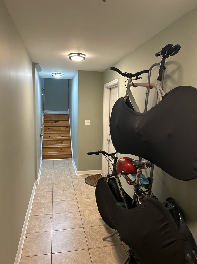 Hallway - 360 Linden St