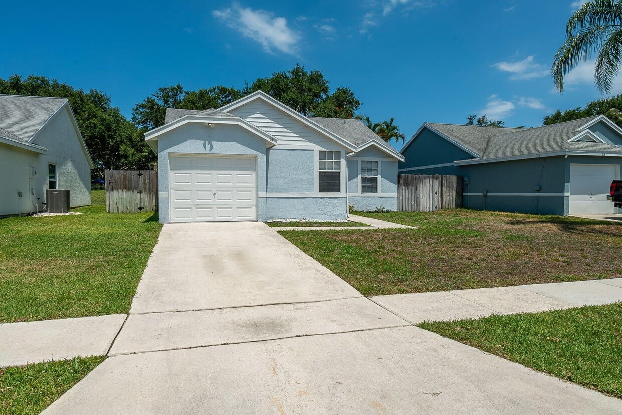 Foto principal - 14 Misty Meadow Dr