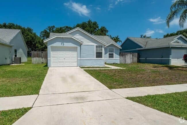 Building Photo - 14 Misty Meadow Dr