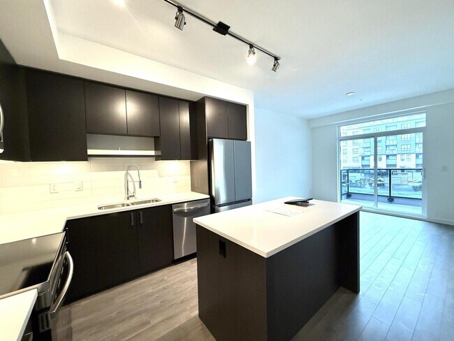 Photo du bâtiment - 15733-15785 85 Ave