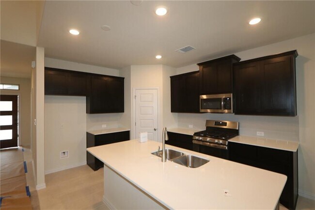 Foto del edificio - 2412 Roaring River Trail