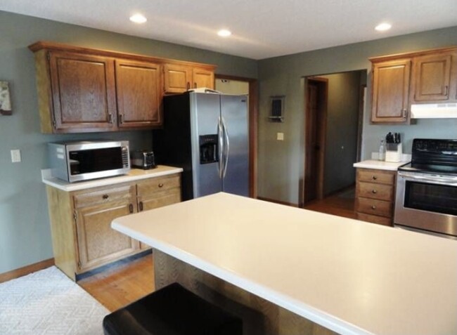 Building Photo - 804 Hunters Creek Dr