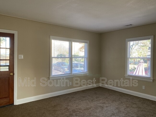 Building Photo - 2221 Carnes Ave
