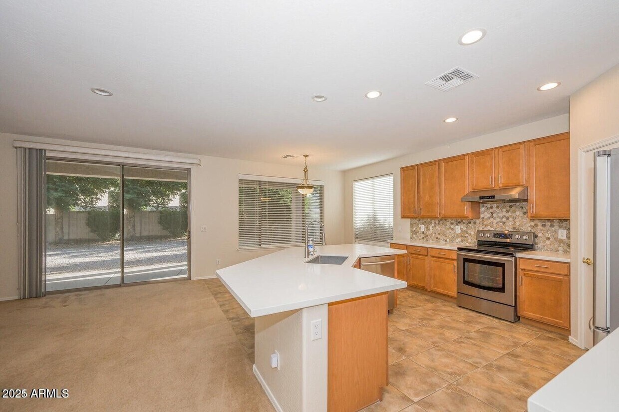 Foto principal - 8781 W Hayward Ave