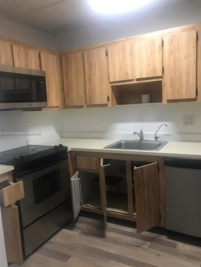Foto del edificio - 3231 NW 102nd Terrace
