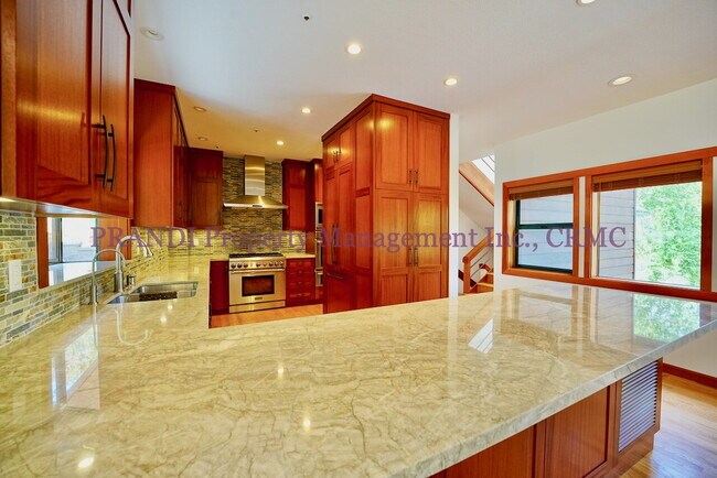 Building Photo - Modern Craftsman Home In Private and Seren...