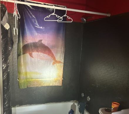 Foto del edificio - 5211 Thrush Ave