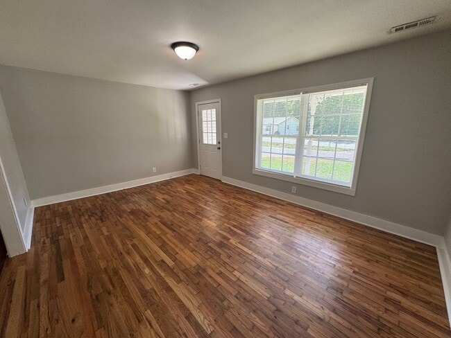 Foto del edificio - 3/1 House in West Rome $1,195