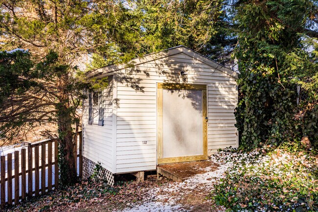 Foto del edificio - 6571 11th St