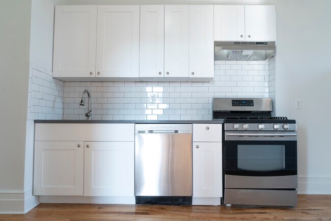 Kitchen - 106 Beadel St Apartments