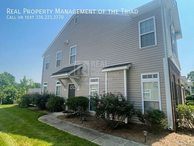 Building Photo - 5985 Hollow Wood Ct