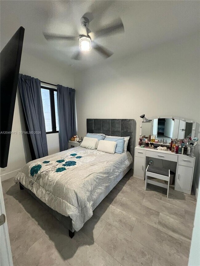 Foto del edificio - 2342 McKinley St