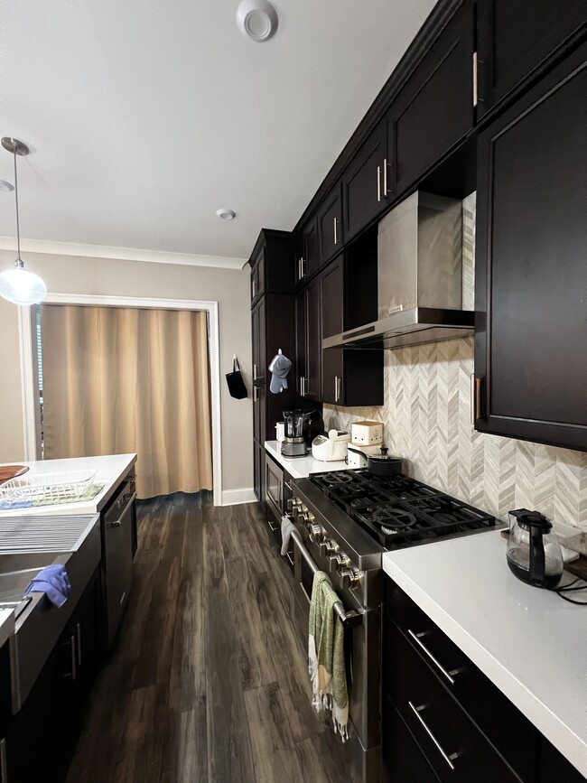 Kitchen - 707 Brennan Dr