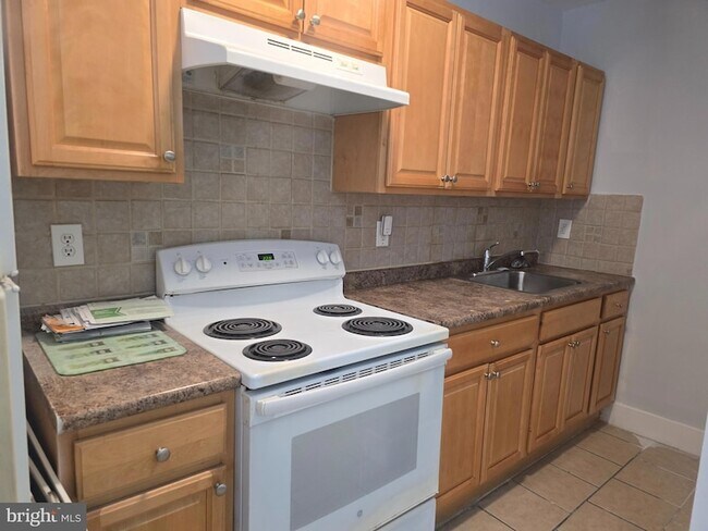 Foto del edificio - 241-43 W Queen Ln