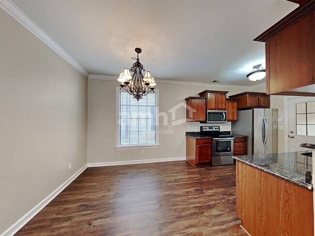 Foto del edificio - 6900 Lagrange Grove Dr