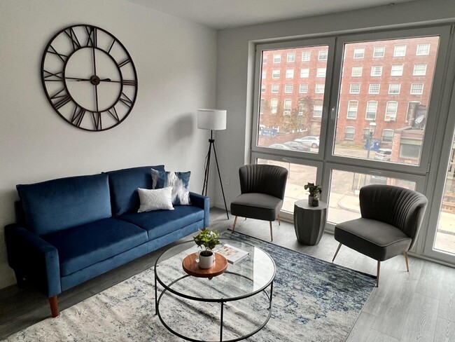 Building Photo - 160 Middlesex St