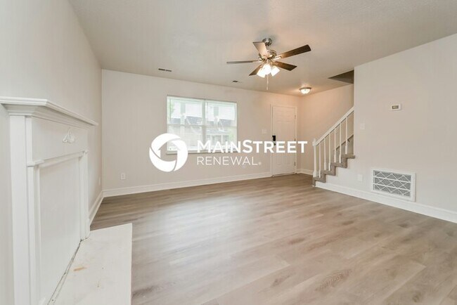 Foto del edificio - 3 Bedroom Pet-Friendly Home in KNOXVILLE, ...