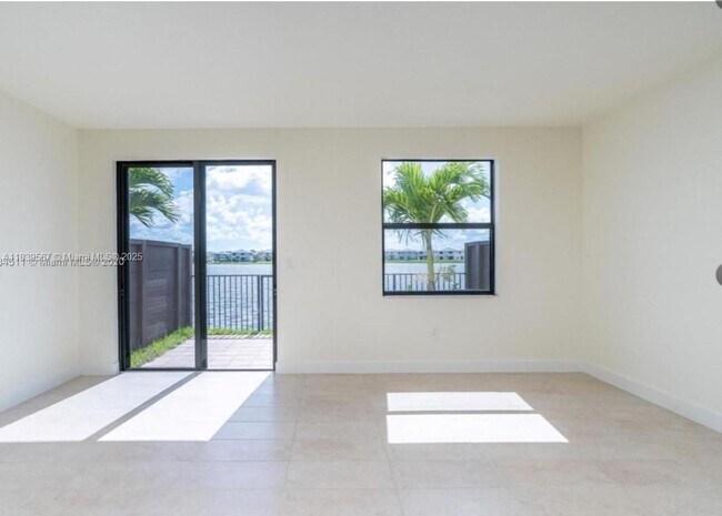 Foto del edificio - 9076 NW 158th St