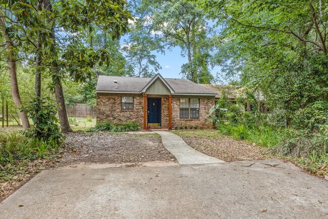 Foto del edificio - 2556 Panther Creek Rd