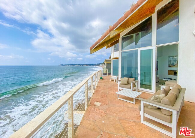 Building Photo - 27112 Malibu Cove Colony Dr