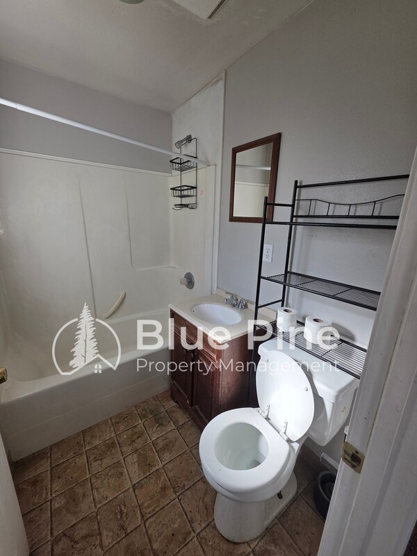 Foto del edificio - 340 N Water St