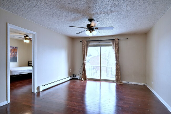 Building Photo - 8997 Kennedy Dr