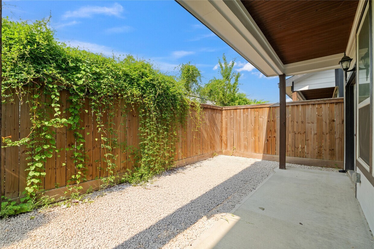 Foto principal - 1028 Melneeka Ln