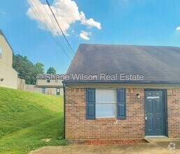 Building Photo - 3317 Steeple Cir NE