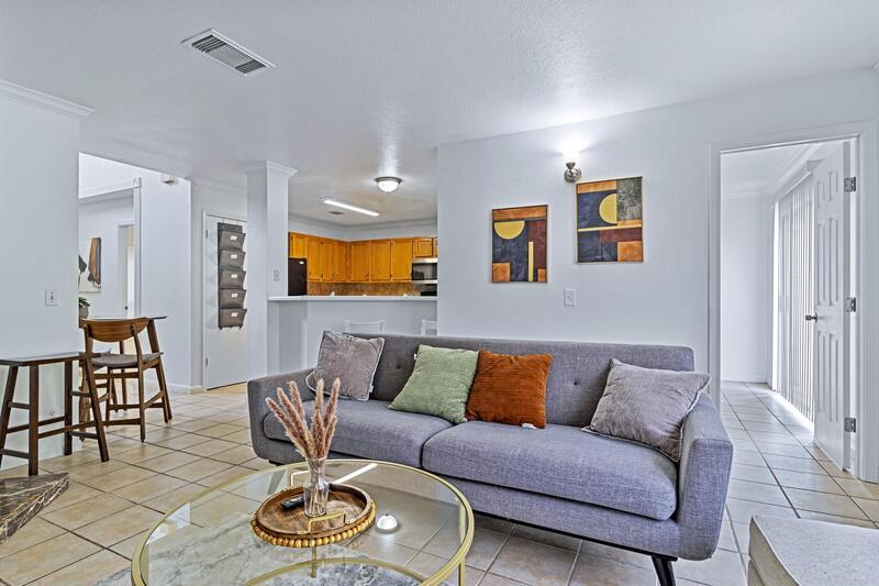 Primary Photo - 6112 Broad Brook Dr