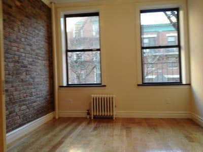 Foto del edificio - 325 E 5th St