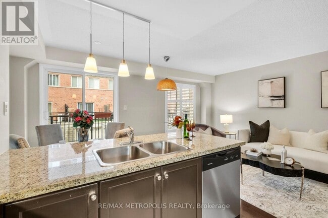 Building Photo - 669A Warden Ave.