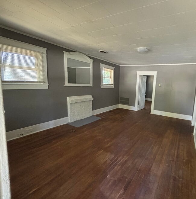 Building Photo - 2128 McKnight Mill Rd