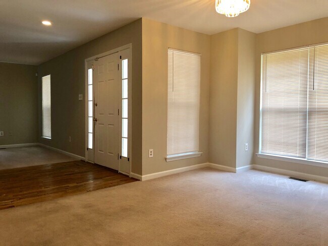 Foto del edificio - Charming 3 Bedroom/2.5 Bathroom Home in Randallstown, MD!