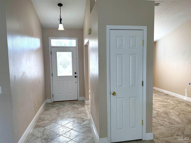 Building Photo - 9104 Sebring Dr