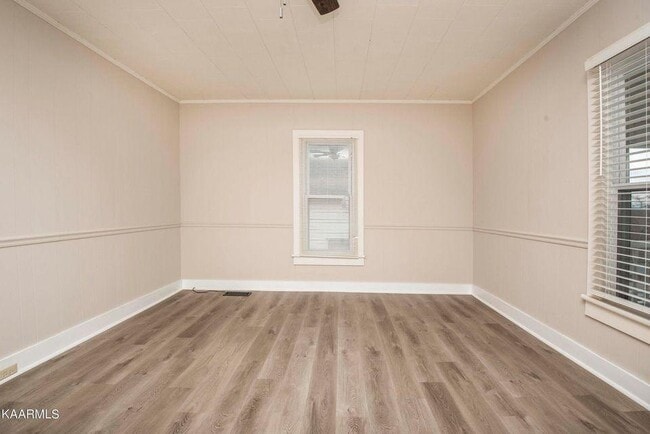 Building Photo - 703 W 2nd Ave