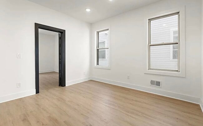 Foto del edificio - 12 Claremont Ave
