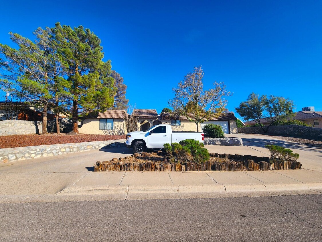 Foto principal - 3004 Missouri Ave