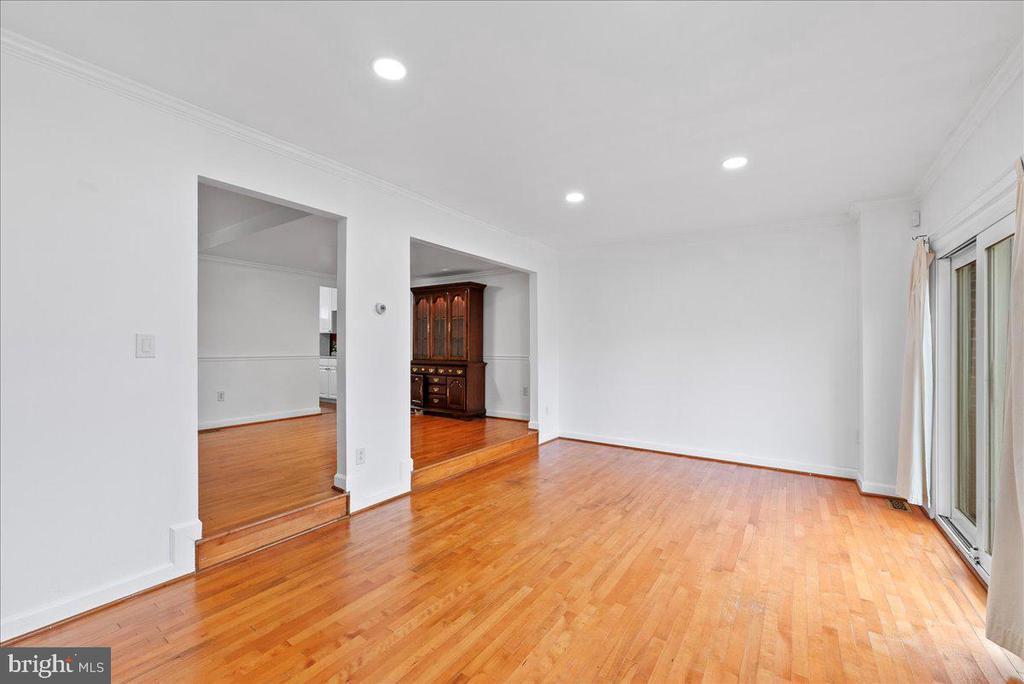 Foto principal - 7415 Rhondda Dr