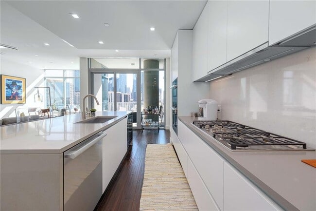 Building Photo - 501 West Ave