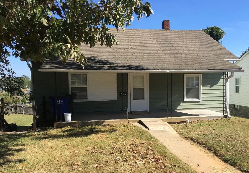 Primary Photo - 1335 Thurmond St