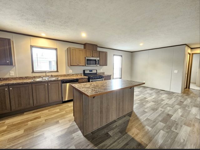 Foto del edificio - 46000 Geddes Rd